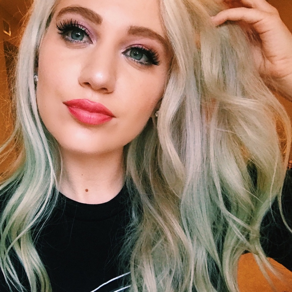 Meet your Posher, Lauren